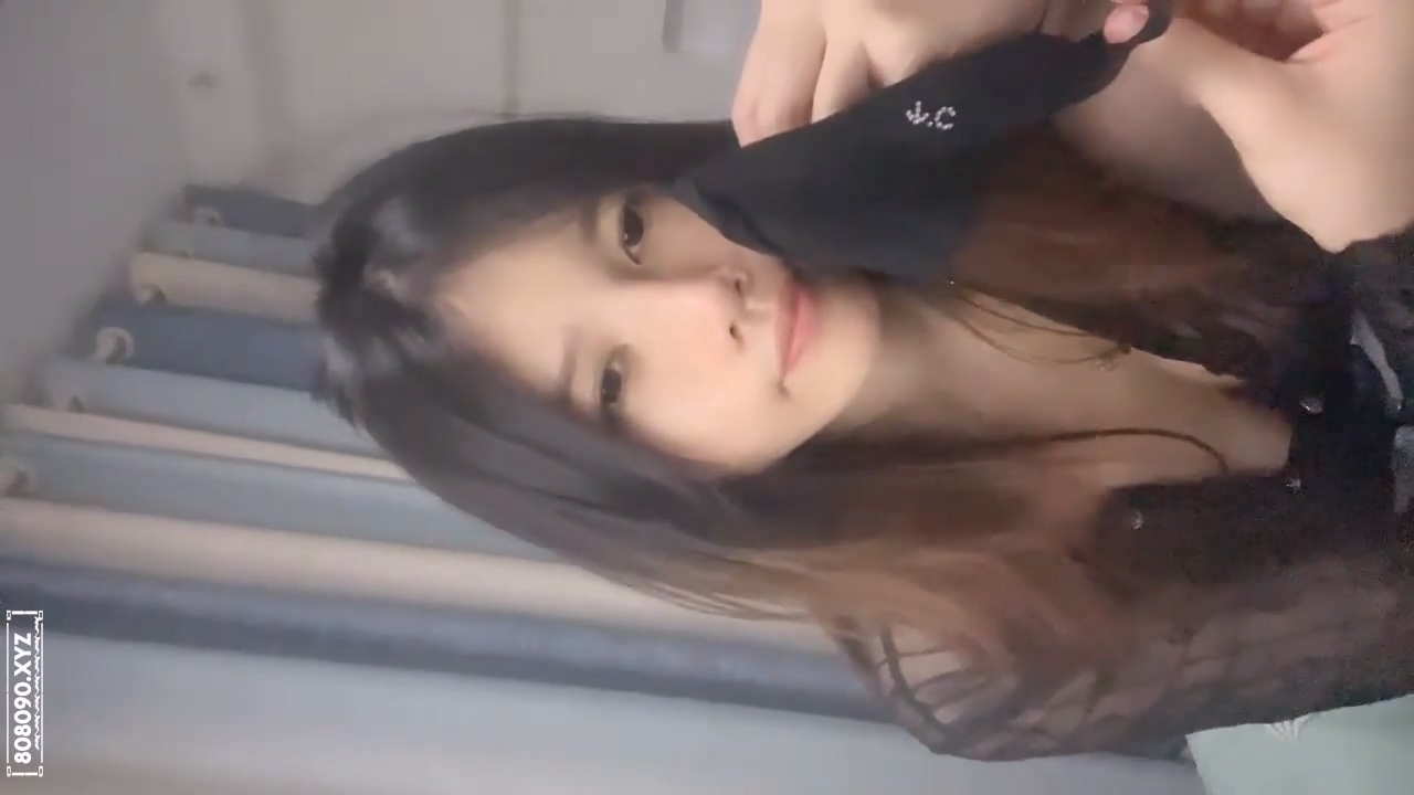好身材的浪妹妹在家里玩大玩具2025050502