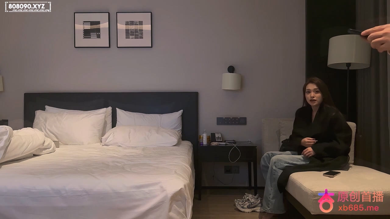 杏吧普朗克EP7-性格很好的大学生，眼睛和鼻梁很好看，屁股撞起来有臀浪，偷摸抠破套子内射20251129