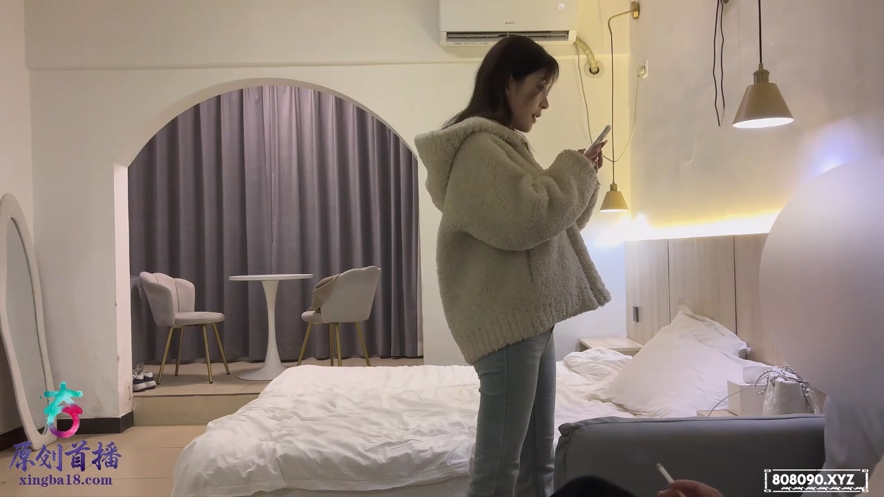 杏吧书生EP4-约了个大三的学生妹，身材苗条没赘肉皮肤雪白，深喉紧咬嘴唇_20260418