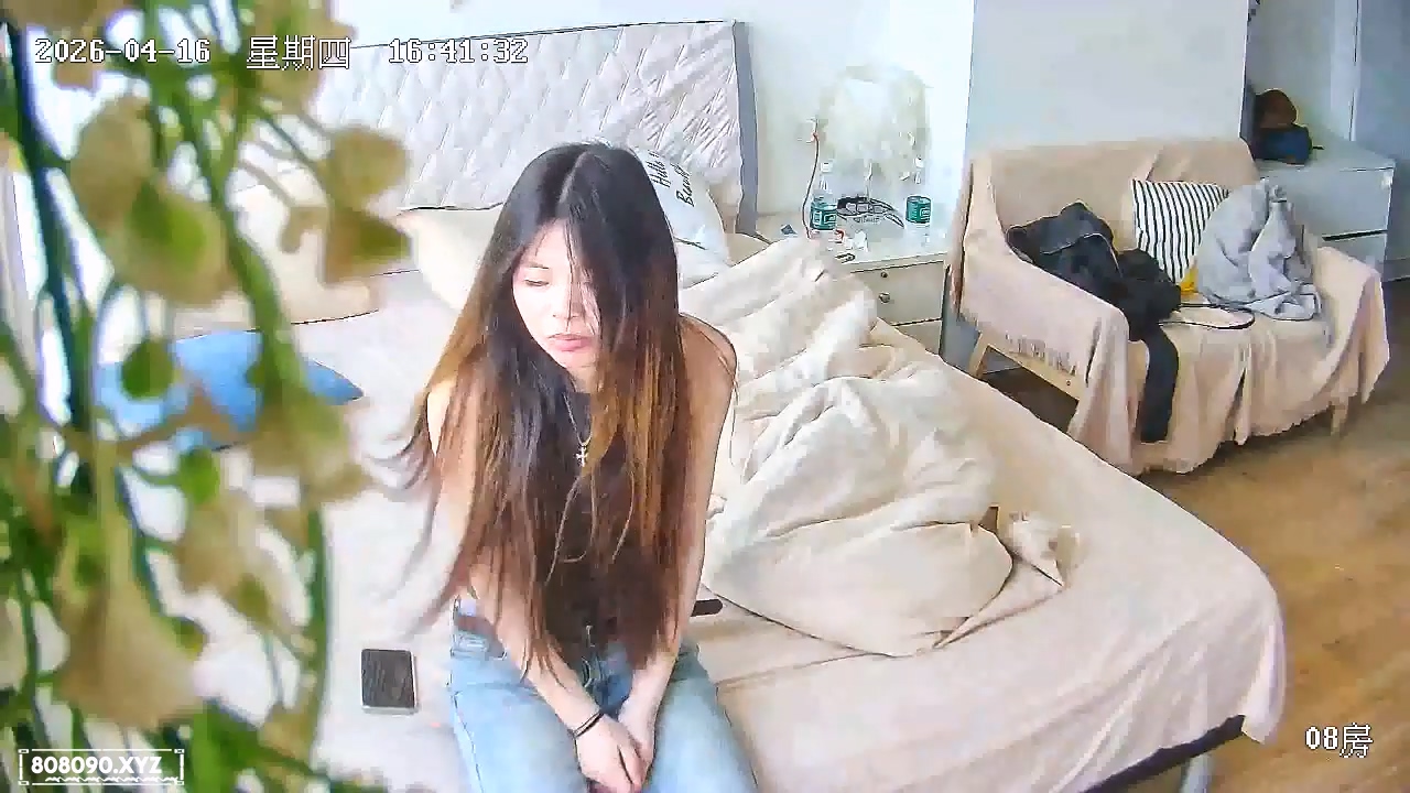 酒店偷拍饥渴男女内裤拔到一边就开干，人瘦吊大，妹妹很爱2026053002